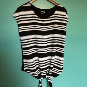 Apt 9 black and white striped front tie top